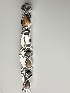 Silver Tone Link Bracelet with Tiger Eye stone